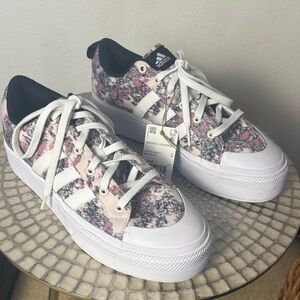 NWT Adidas Bravada 2.0 Women's skateboard platform Pink Camo Sneakers size 11 US